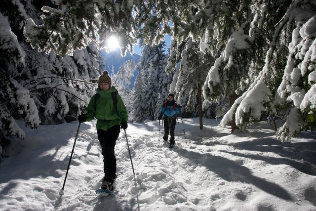 Raquetas de nieve en la Val d’Aran, una nueva forma de prácticar senderismo en invierno